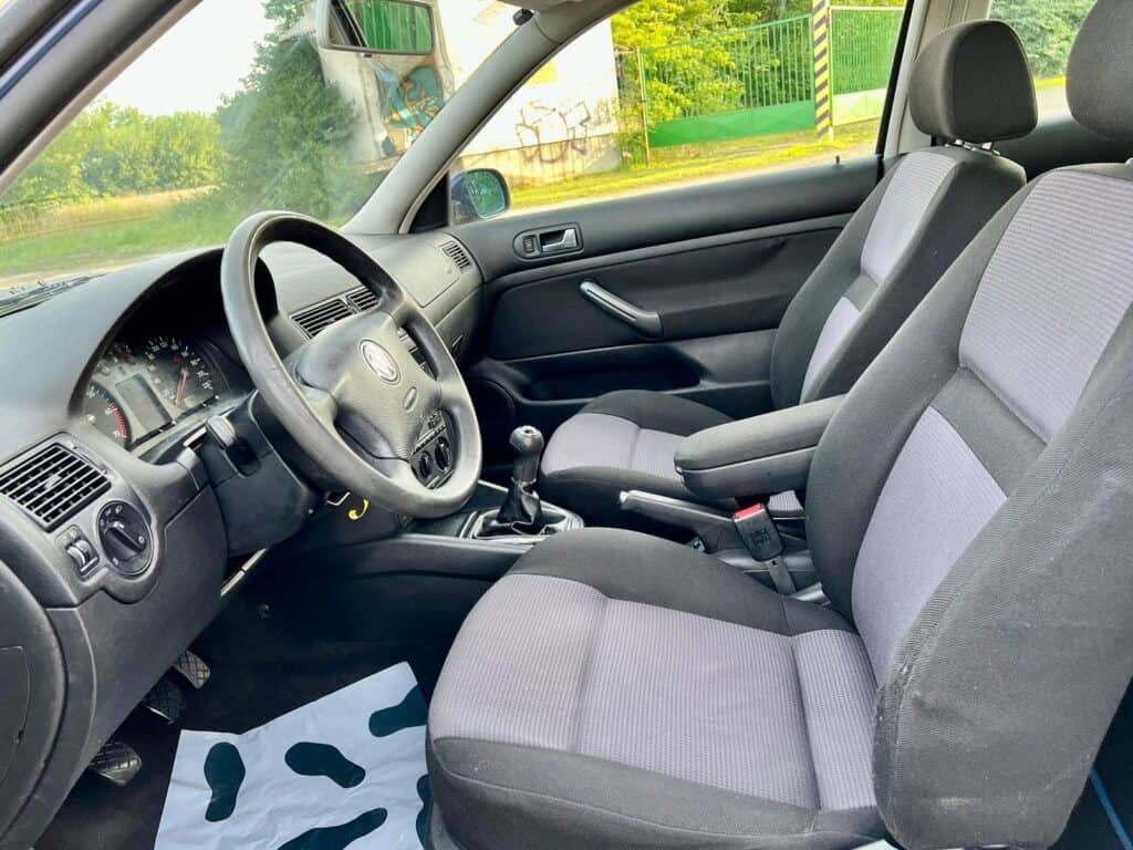 VOLKSWAGEN GOLF 4 1,4 hatchback