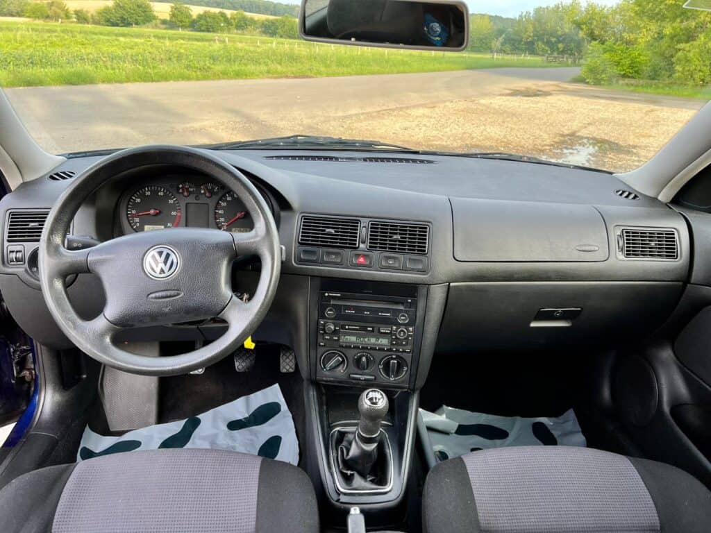 VOLKSWAGEN GOLF 4 1,4 hatchback