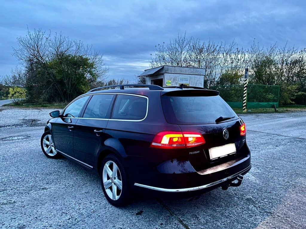 VOLKSWAGEN PASSAT B7 2,0TDI 103 KW kombi