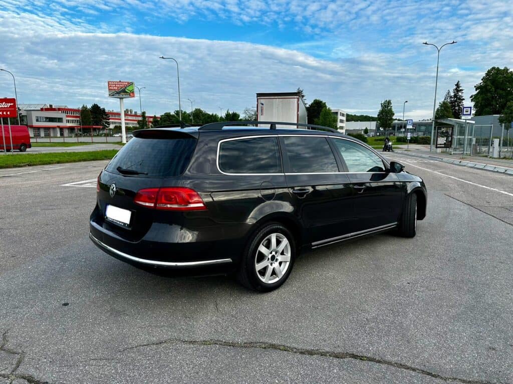 VOLKSWAGEN PASSAT B7 2,0TDI 103 KW kombi new 2