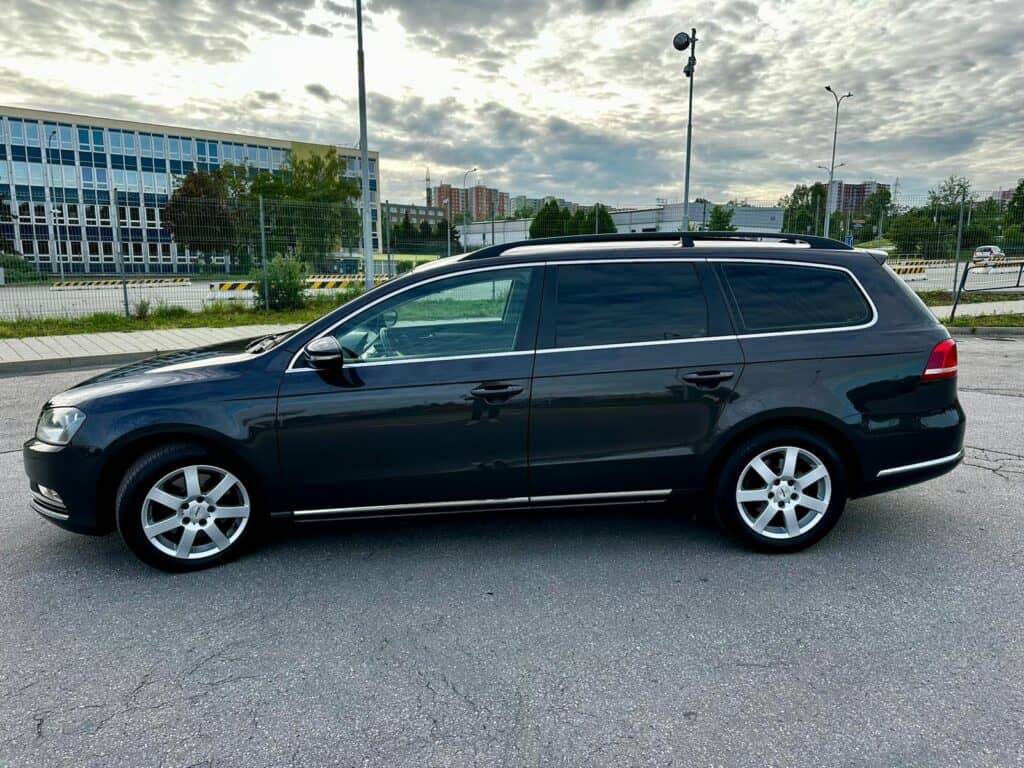 VOLKSWAGEN PASSAT B7 2,0TDI 103 KW kombi new 4