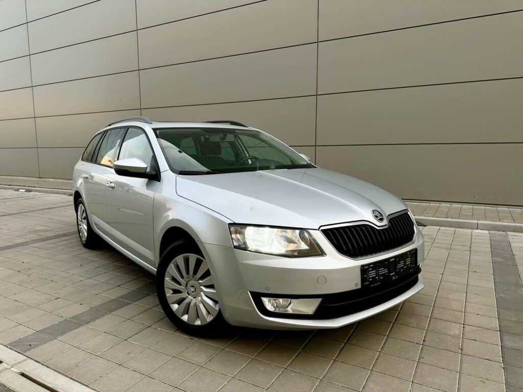 ŠKODA OCTAVIA III 1.6TDI AMBITION DSG PANORAMA