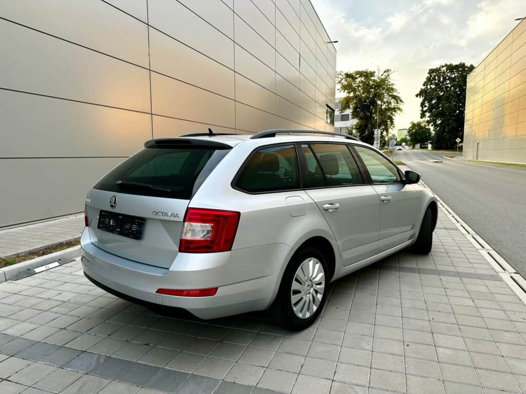 ŠKODA OCTAVIA III 1.6TDI AMBITION DSG PANORAMA