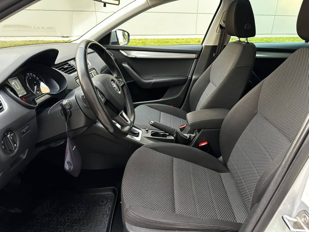 ŠKODA OCTAVIA III 1.6TDI AMBITION DSG PANORAMA