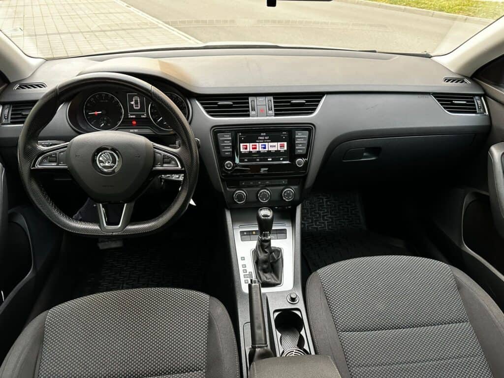 ŠKODA OCTAVIA III 1.6TDI AMBITION DSG PANORAMA